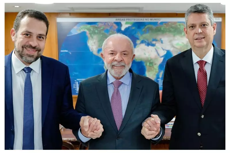 Lula promove guinada política: Boulos assume Secretaria-Geral no lugar de Márcio Macedo