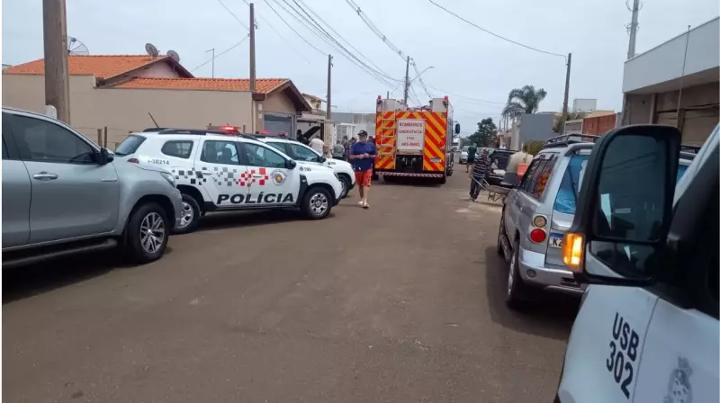 Mãe coloca fogo em carro com filho dentro em São Carlos: criança salva por testemunha