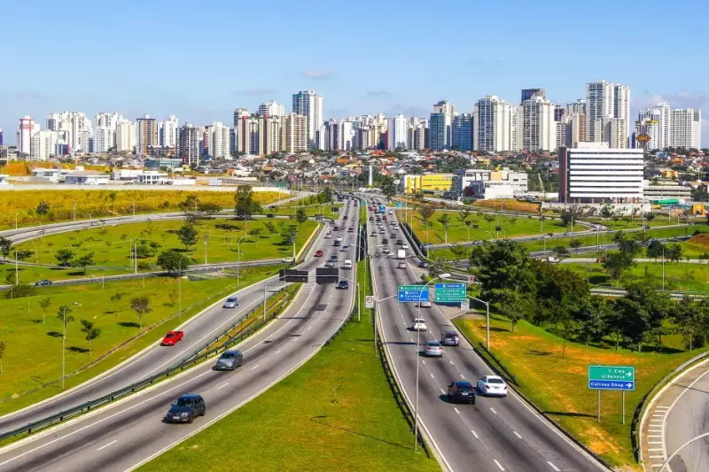 Mapeamento Inédito: Descubra Quanto Tempo os Brasileiros Perdem no Trânsito Rumo ao Trabalho