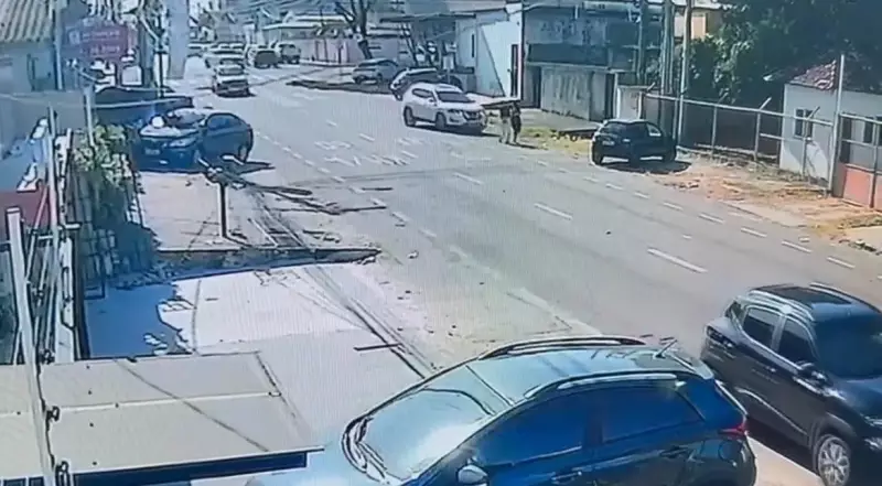 Motorista Foge Após Atropelar Duas Mulheres em Macapá: Cena Chocante é Registrada em Vídeo
