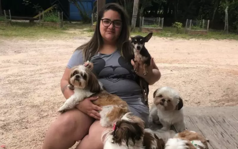 Mudança Radical: Família Chega a Goiânia com 10 Cães e Peixes Dentro do Carro — Veja o Vídeo que Viralizou!