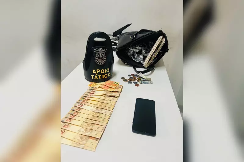 Mulher usa bolsa forrada com papel alumínio para tentar enganar alarme de farmácia em Jundiaí