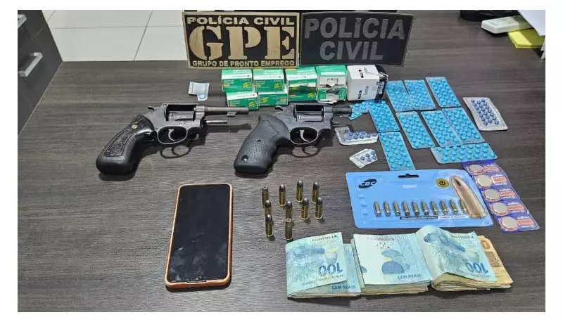Operação em Pinheiro prende homem por venda ilegal de armas e remédios falsos