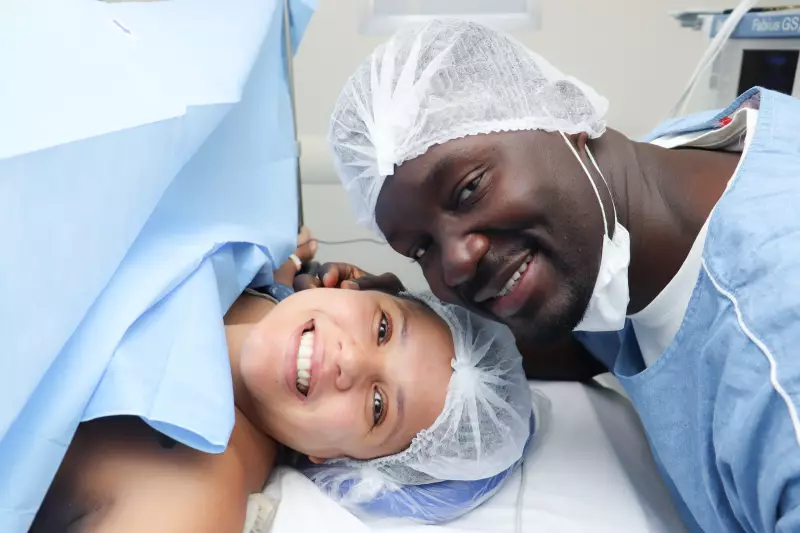 Pais congoleses relatam constrangimento ao tentar registrar filho com nome africano em cartório de SP