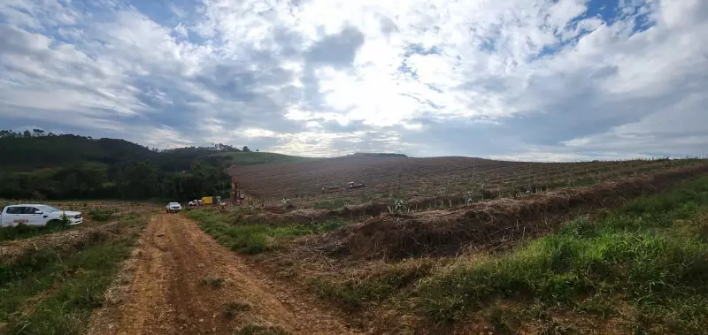 Polêmica em Caldas: Conselho dá marcha ré e libera mineração de terras raras perto de área protegida