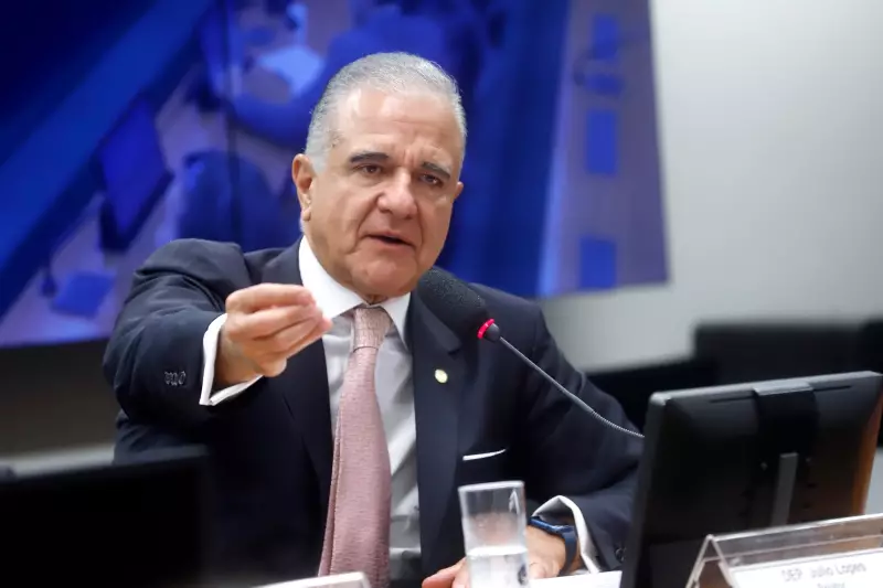 Polêmica no Futebol: Deputado Flamenguista Quer Punição para Árbitro do Jogo do Palmeiras
