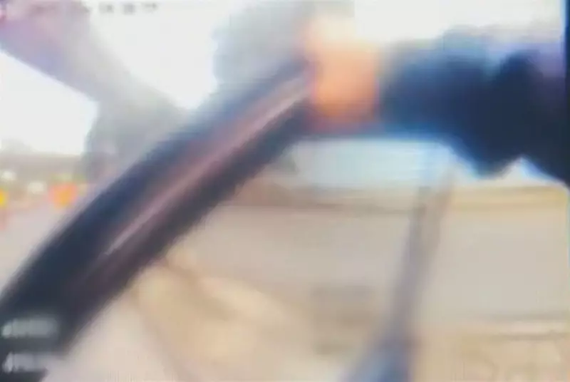 Policial pega carona com civil para prender assaltante em ação inusitada no Rio