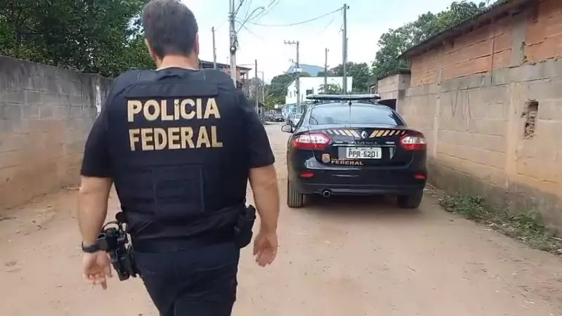 Pombos-Correios do Tráfico: Advogado e Pastor Presos por Levar Recados de Facções em Presídios do ES
