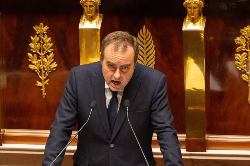 Premier francês pisa no freio: reforma previdenciária de Macron é suspensa para evitar crise política