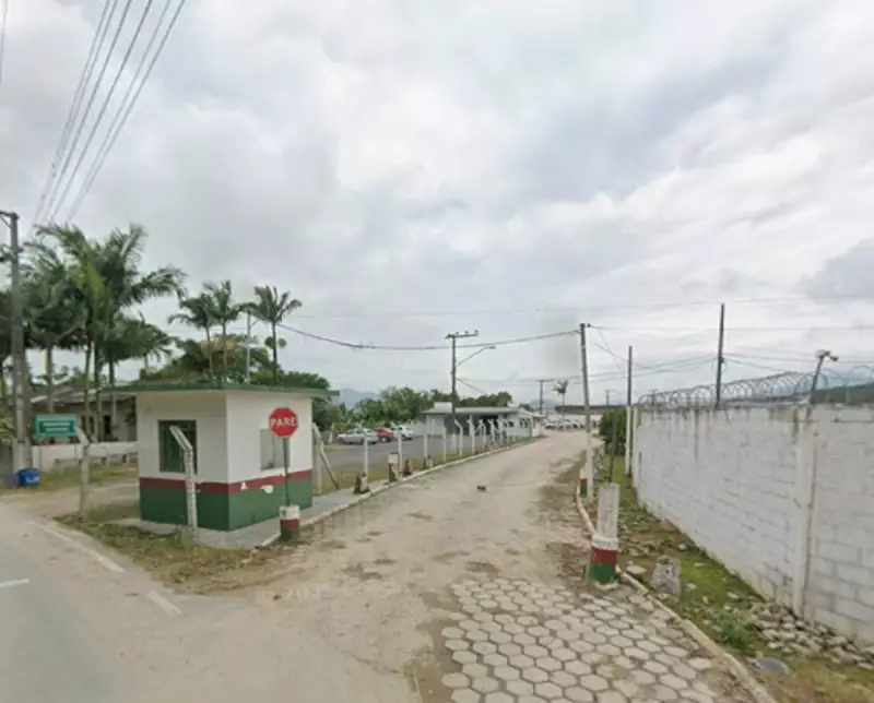 Presídio em SC atinge limite extremo: Justiça interdita unidade com 100% de superlotação