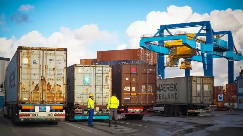 Queda Livre: Exportações Brasileiras para os EUA Desabam 20% com Tarifas de Trump