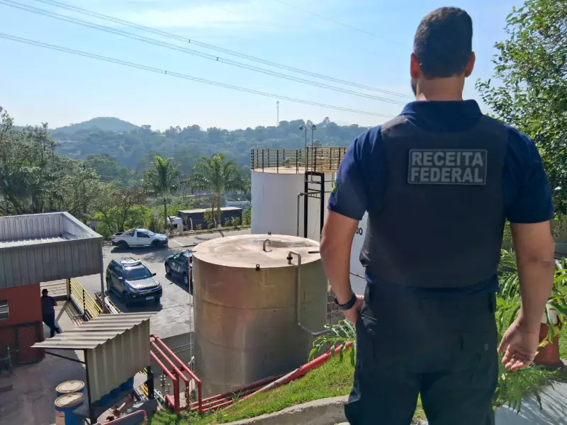 Receita Federal anuncia estratégia inédita para combater mercado ilegal de combustíveis no Brasil