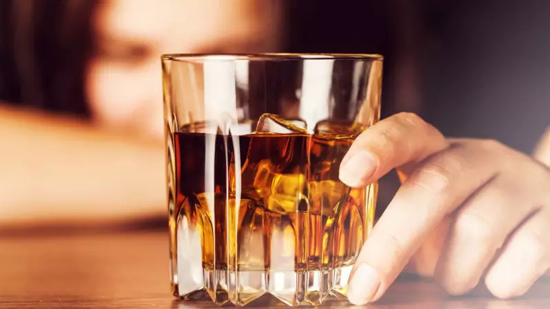 Redução no consumo de álcool pode evitar 157 mil casos de câncer no Brasil até 2050, revela estudo