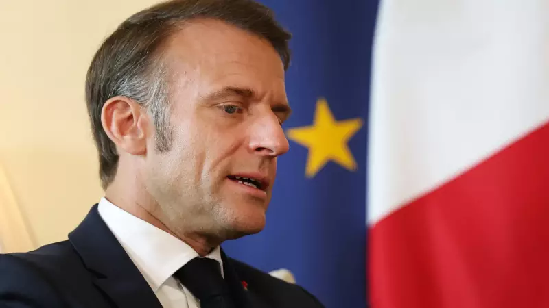 Reviravolta no Palácio do Eliseu: Macron reconduz Gabriel Attal como premiê após curta demissão