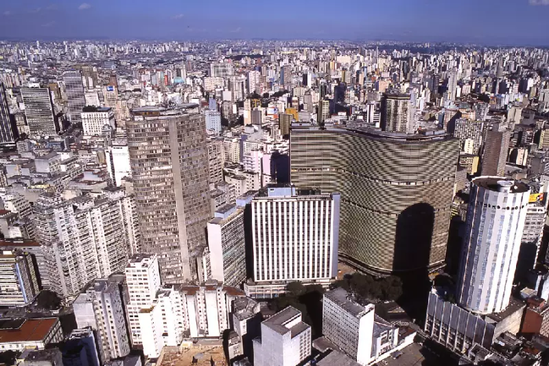 Revolução Imobiliária: Como Escritórios Fora do Centro Expandido de SP Dominam o Mercado