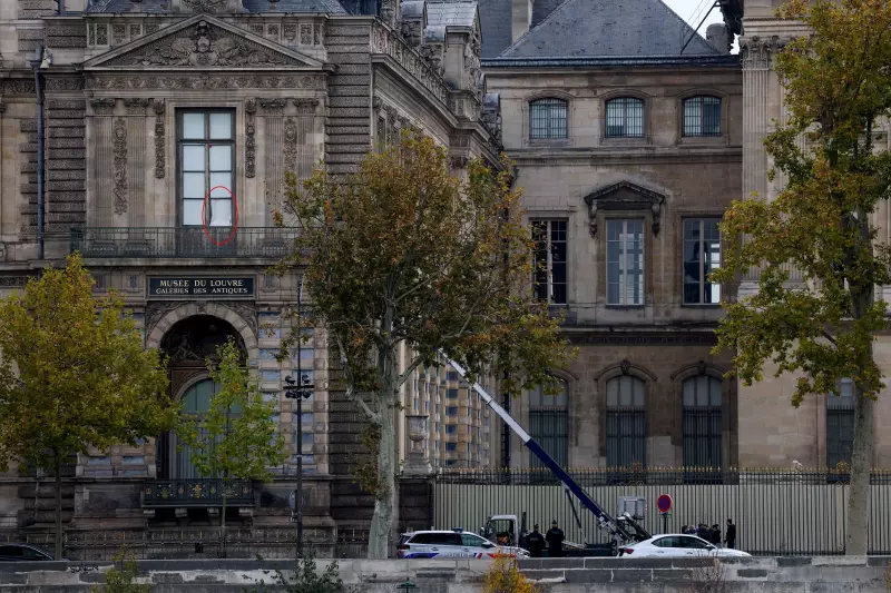 Roubo no Museu do Louvre: Ministro da Justiça francês confessa furto de obras de arte