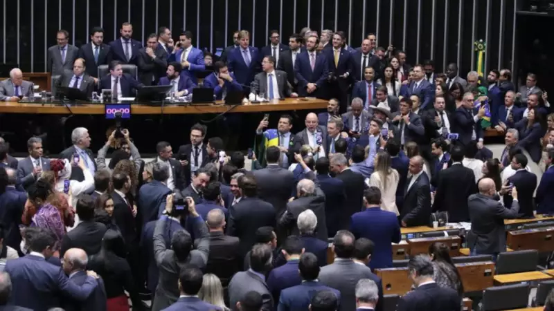 Secretário da Fazenda acusa: Derribar MP é 'torcida contra o país' em meio a turbulência econômica