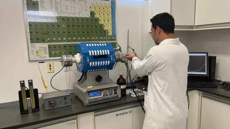 Sensor Revolucionário do Interior Paulista Detecta Metanol em Bebidas em Segundos: Fim dos Riscos na Balada?
