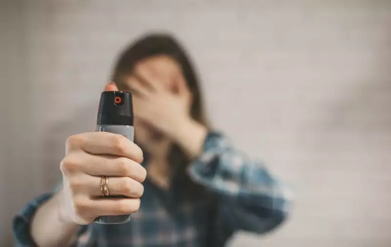 Spray de Pimenta para Mulheres no RJ: Projeto de Lei Busca Legalizar Arma de Defesa Pessoal