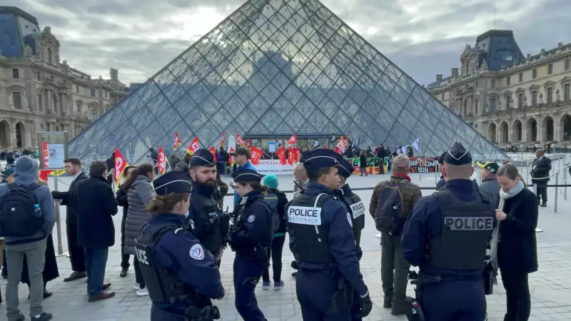 Sumiço nas Galerias: Joias do Louvre Permanecem Desaparecidas 10 Dias Após Roubo Ousado