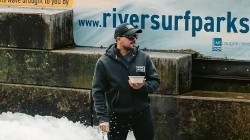 Surfista Austríaco Quebra Recorde Mundial ao Surfar Mesma Onda por Mais de 8 Horas - Feito Histórico!