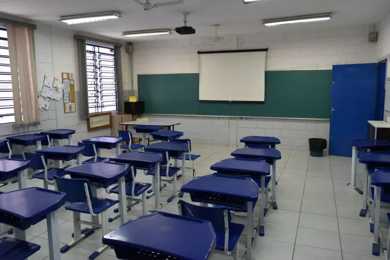 TCE-SP recomenda anulação de edital para monitores de escolas cívico-militares: entenda o caso