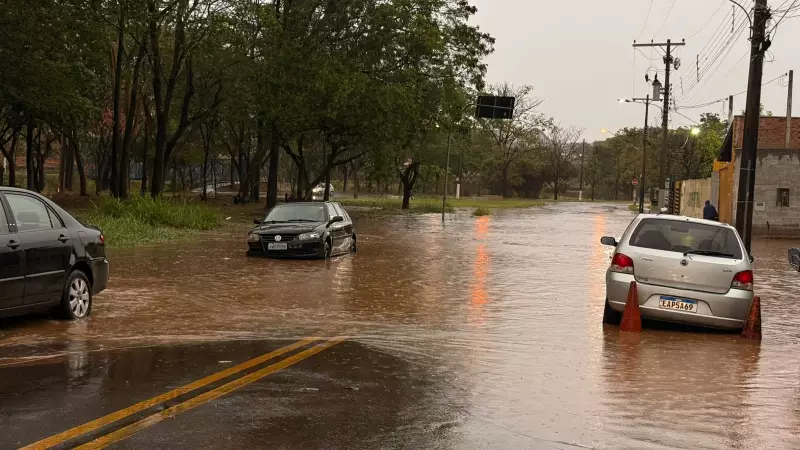 Temporal Castiga Piracicaba: Alagamentos, Muro de Escola Desaba e Rodovia Fechada na Região