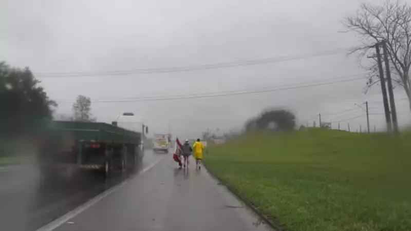 Temporal com Raios Ameaça Romaria da Padroeira: Guia Completo de Segurança