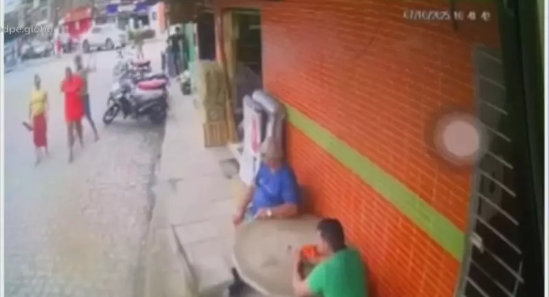Tentativa de Feminicídio Choca Recife: Mulher Esfaqueada em Via Pública
