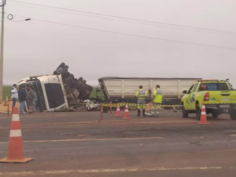 Tragédia na BR-163: Caminhoneiro morre e outro fica ferido em acidente que interdita rodovia em MT