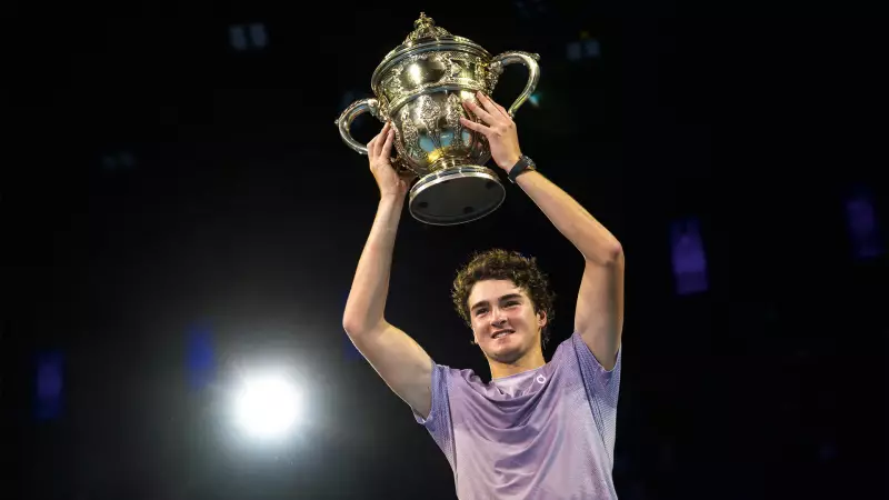 Tragédia no Mar: Barco Naufraga no Litoral de SP com 7 Pessoas a Bordo