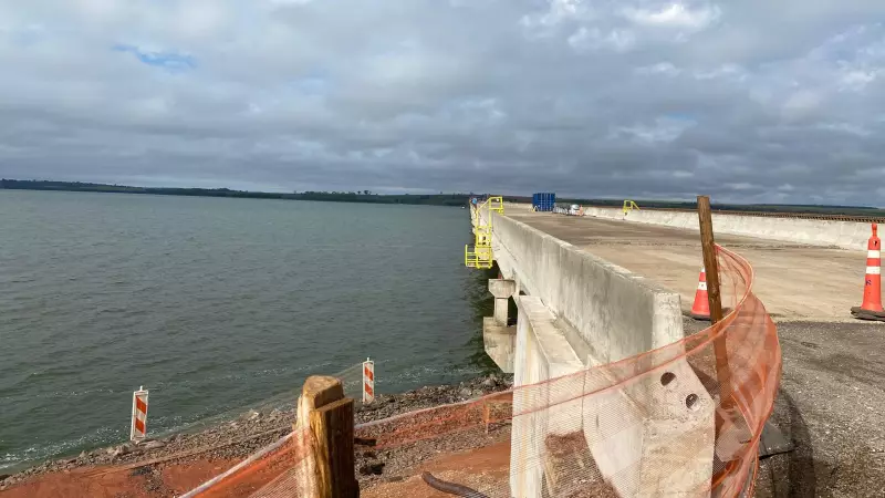 Tragédia no Rio Tietê: Bombeiros Procuram Trabalhador Após Estrutura de Obra Ceder em São José do Rio Preto