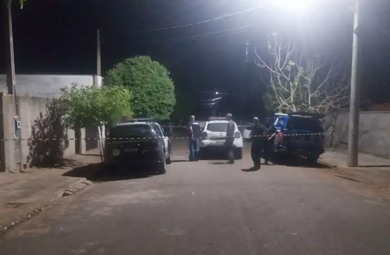 Tragédia em São Carlos: Mulher Esfaqueia Companheiro e Filho de 9 Anos Aciona a Polícia Desesperado