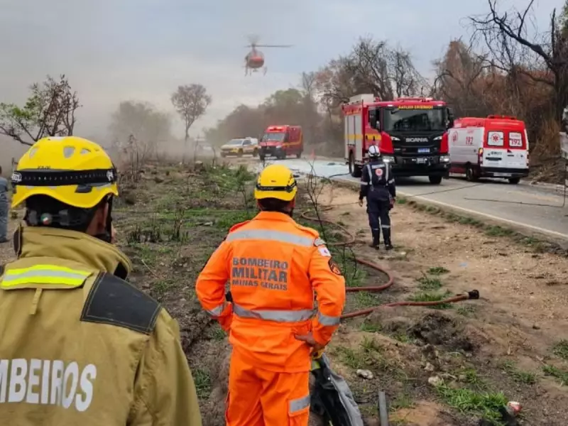 Tragédia na MG-060: Colisão entre carro e caminhão deixa três mortos e dois feridos em Pará de Minas