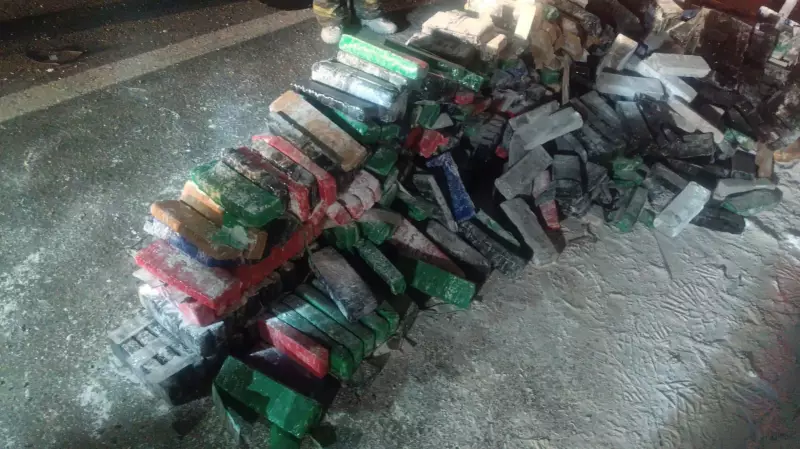 Tragédia na Raposo Tavares: Caminhão com 1 Tonelada de Maconha Tomba e Motorista Morre em São Roque