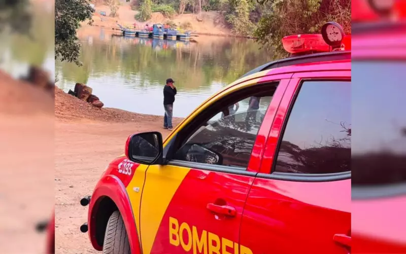 Tragédia no Rio: Carro Submerge Após Queda de Balsa em Goiás - Duas Pessoas Resgatadas com Vida