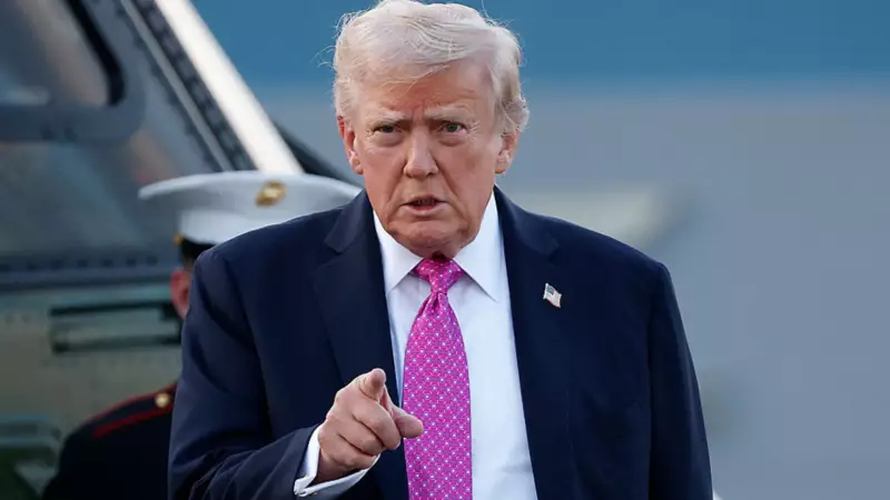 Trump Acelera Tensão Comercial: Ameaça China com Tarifas Bilionárias e Corta Laços com Xi Jinping
