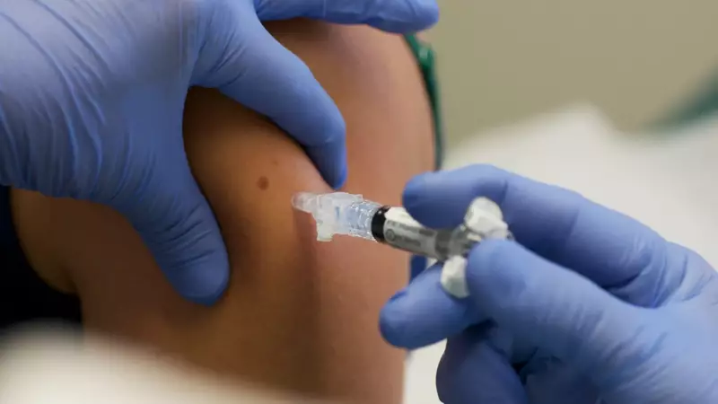 Vacinas Sob Fogo Cruzado: Entenda as Razões Por Trás da Desconfiança Global