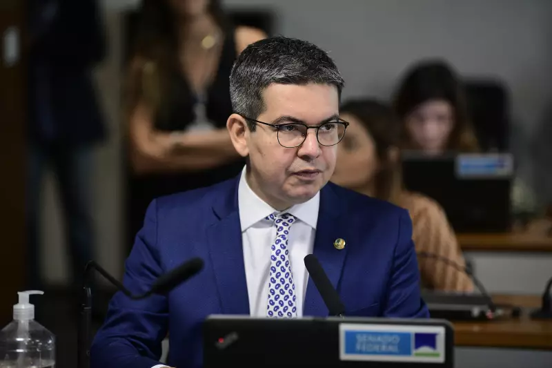 Vídeo que ataca Randolfe Rodrigues sobre petróleo no Amapá é FAKE, confirma verificação