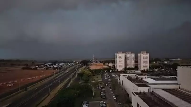 Ventos de Mais de 60 km/h e Chuva Forte Viram Pesadelo no Interior de SP; Veja Estragos