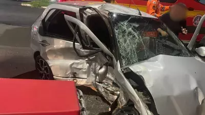 Batida Violenta na Avenida João Naves deixa Motorista com Traumatismo Craniano em Uberlândia