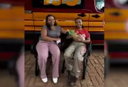 Adolescente salva irmã recém-nascida de engasgo fatal: