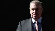 Andrew renuncia a títulos reais, mas permanece como príncipe: entenda o que muda