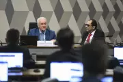 Bagagem de mão gratuita em voos: CCJ do Senado aprova projeto que beneficia passageiros