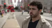 Brasileiro vira herói em Londres: Com câmera na mão, ele faz o que a polícia não consegue e desmascara ladrões de celular