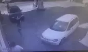 Briga por Tarefas em Posto de Combustível Termina em Atropelamento: Colega de Trabalho é Vítima de Violência no Trabalho