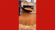 Chuva Transforma Rua em Cachoeira e Arrasta Carro em Pontes e Lacerda; Veja o Vídeo Impressionante!