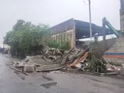 Desabamento de Galpão em Santos: Estrutura e Muro Colapsam e Deixam Feridos