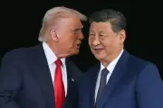 EUA aumentam tarifas sobre Brasil: país supera China em taxações após acordo Trump-Xi