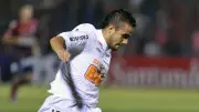 Ex-jogador do Santos supera drama de quase perder a perna e anuncia aposentadoria aos 37 anos